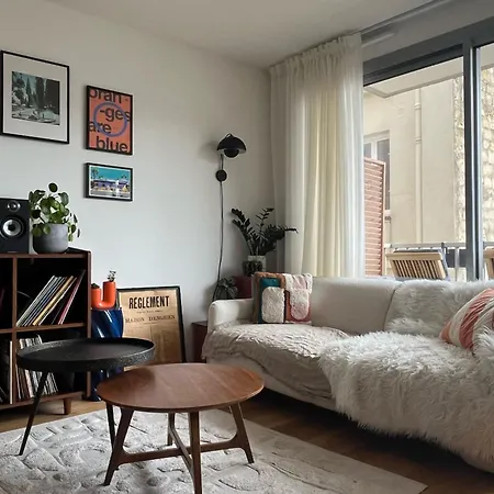 Spacious - Balcony Apartment